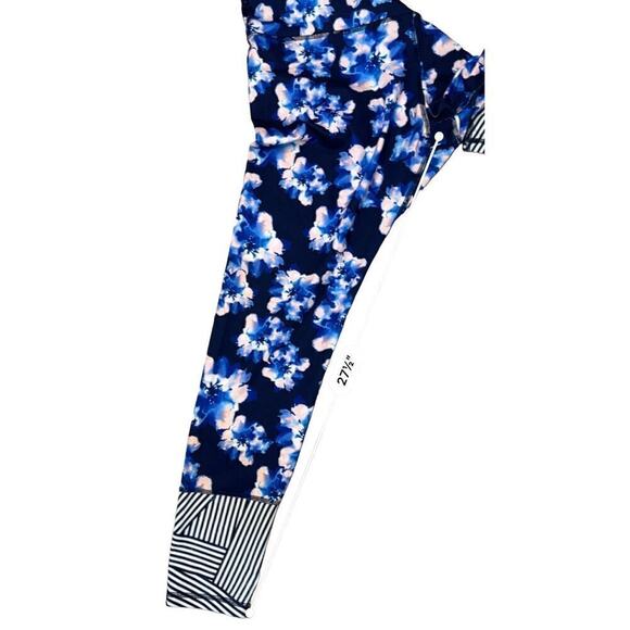 Old Navy Active Compression Fitted Legging Blue Floral Wicking Go-Dry XL NWT Gym - Picture 8 of 12